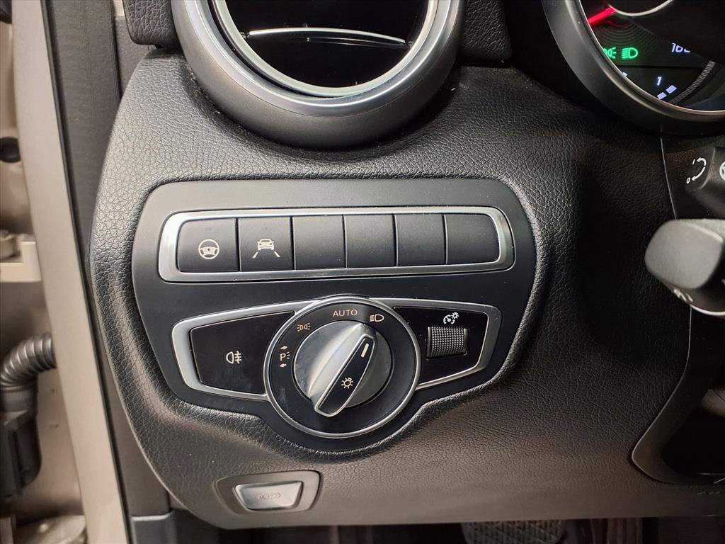 Used 2019 Mercedes-Benz GLC 300 4MATIC image 16