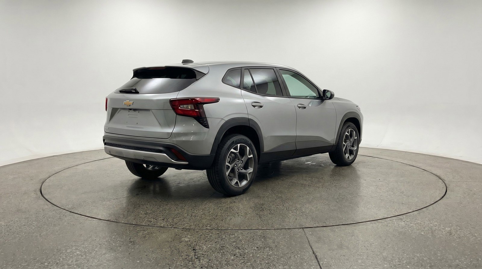 Used 2025 Chevrolet Trax LT image 9