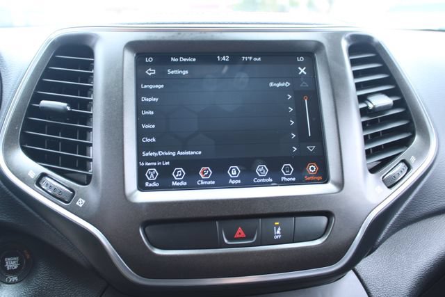 Used 2022 Jeep Cherokee Trailhawk AWD/4WD image 27