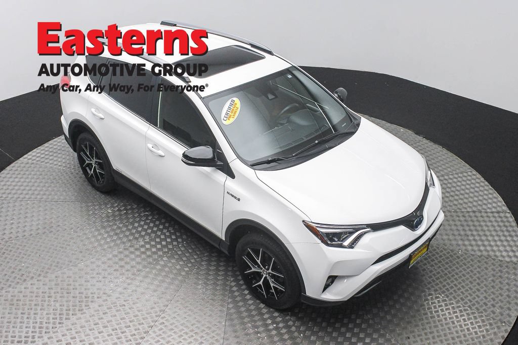 Used 2018 Toyota RAV4 SE AWD/4WD image 3