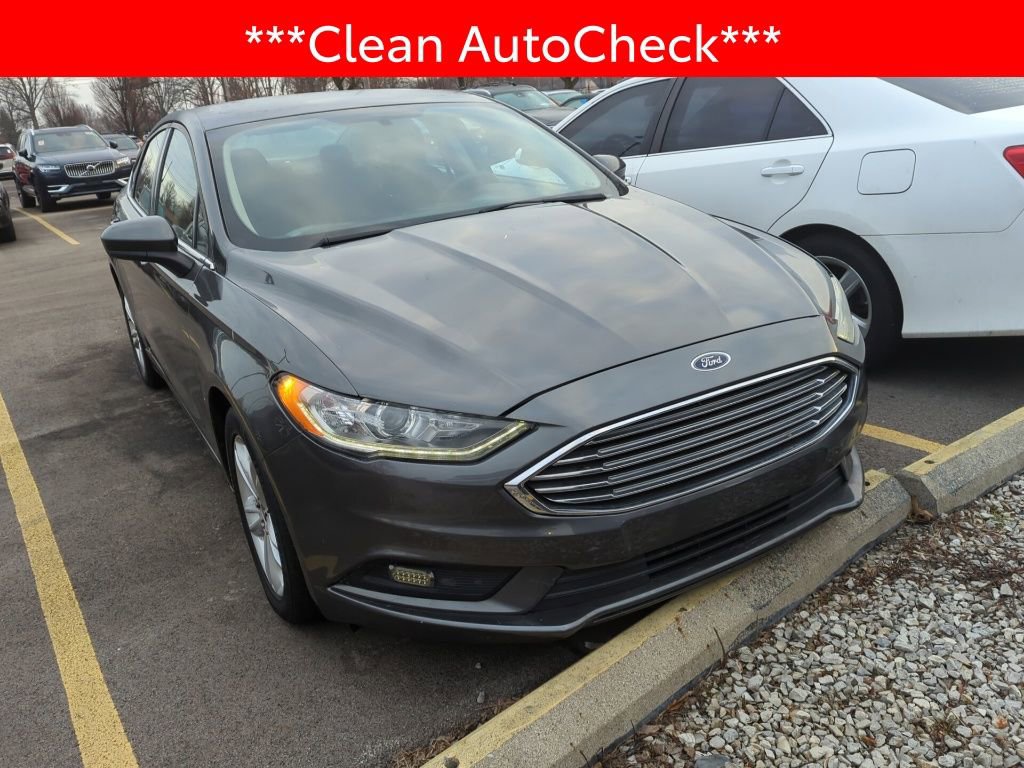 Used 2018 Ford Fusion SE image 3