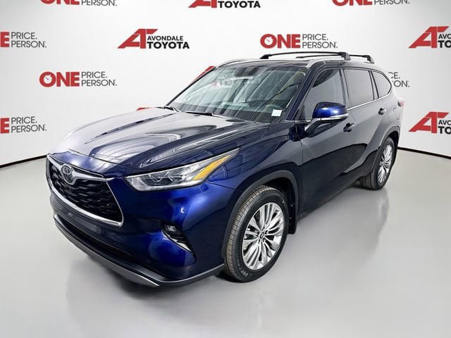 Used 2024 Toyota Highlander Platinum FWD video 3