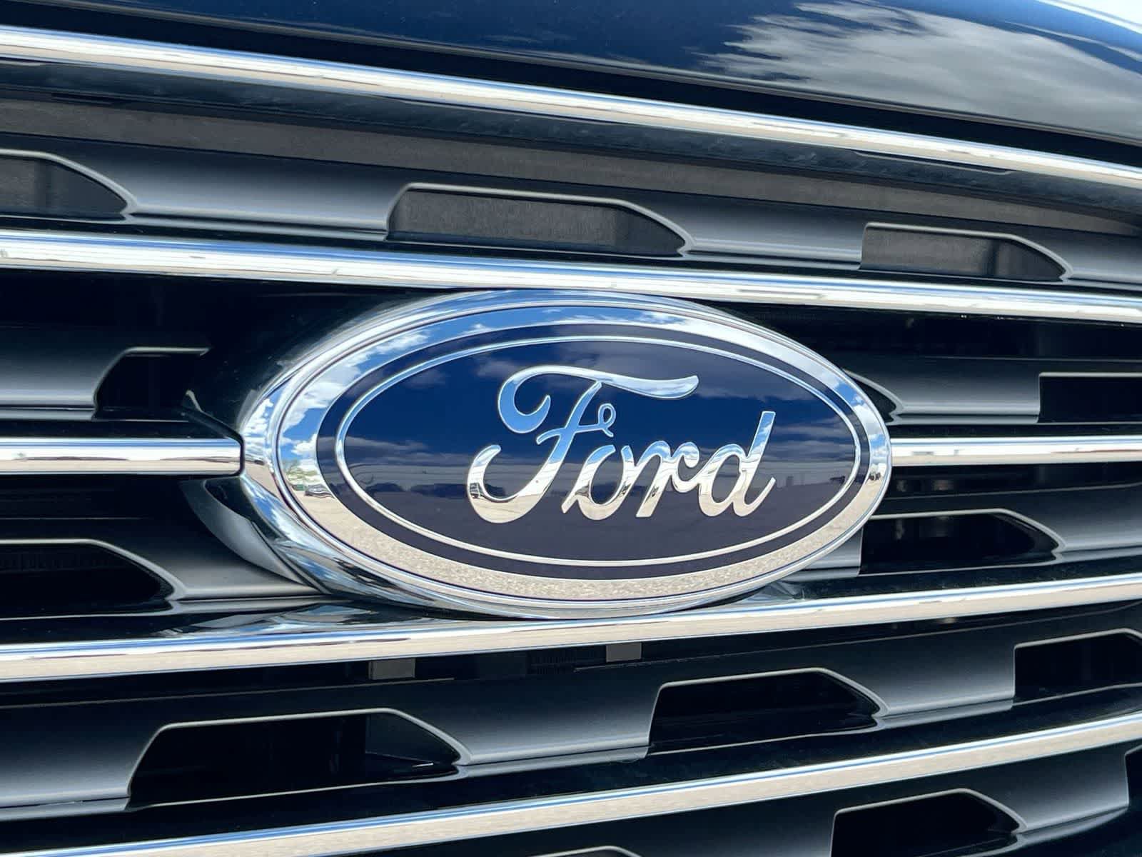 Used 2024 Ford Edge Titanium AWD/4WD image 13