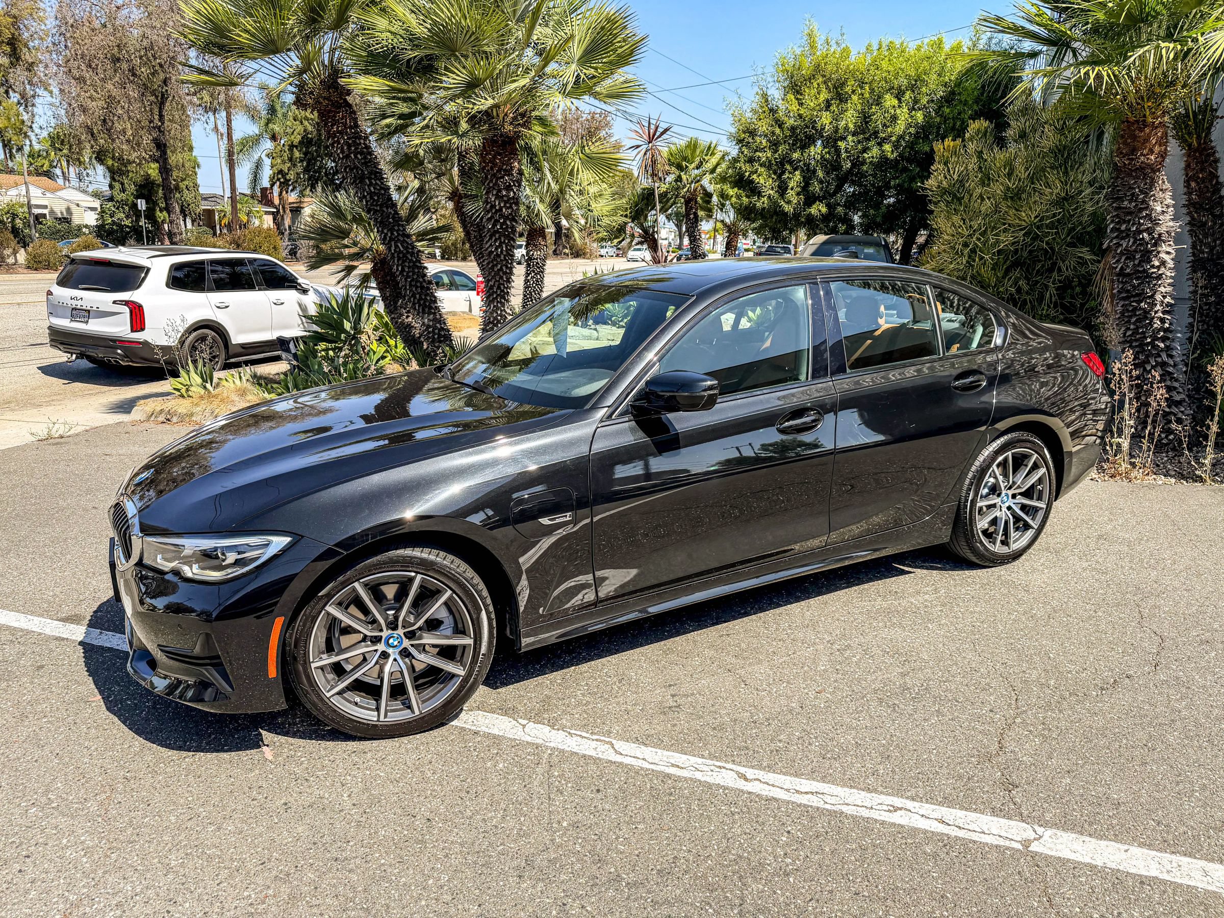 Used 2022 BMW 330e w/ Driving Assistance Package RWD image 6