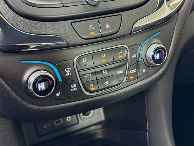 Used 2022 Chevrolet Equinox RS w/ RS Leather Package image 17