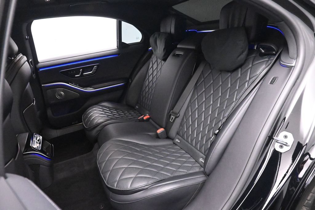 Used 2024 Mercedes-Benz S 580e 4MATIC Sedan image 16