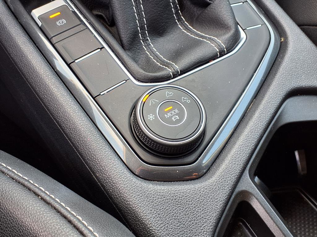 Used 2024 Volkswagen Tiguan Wolfsburg Edition image 15