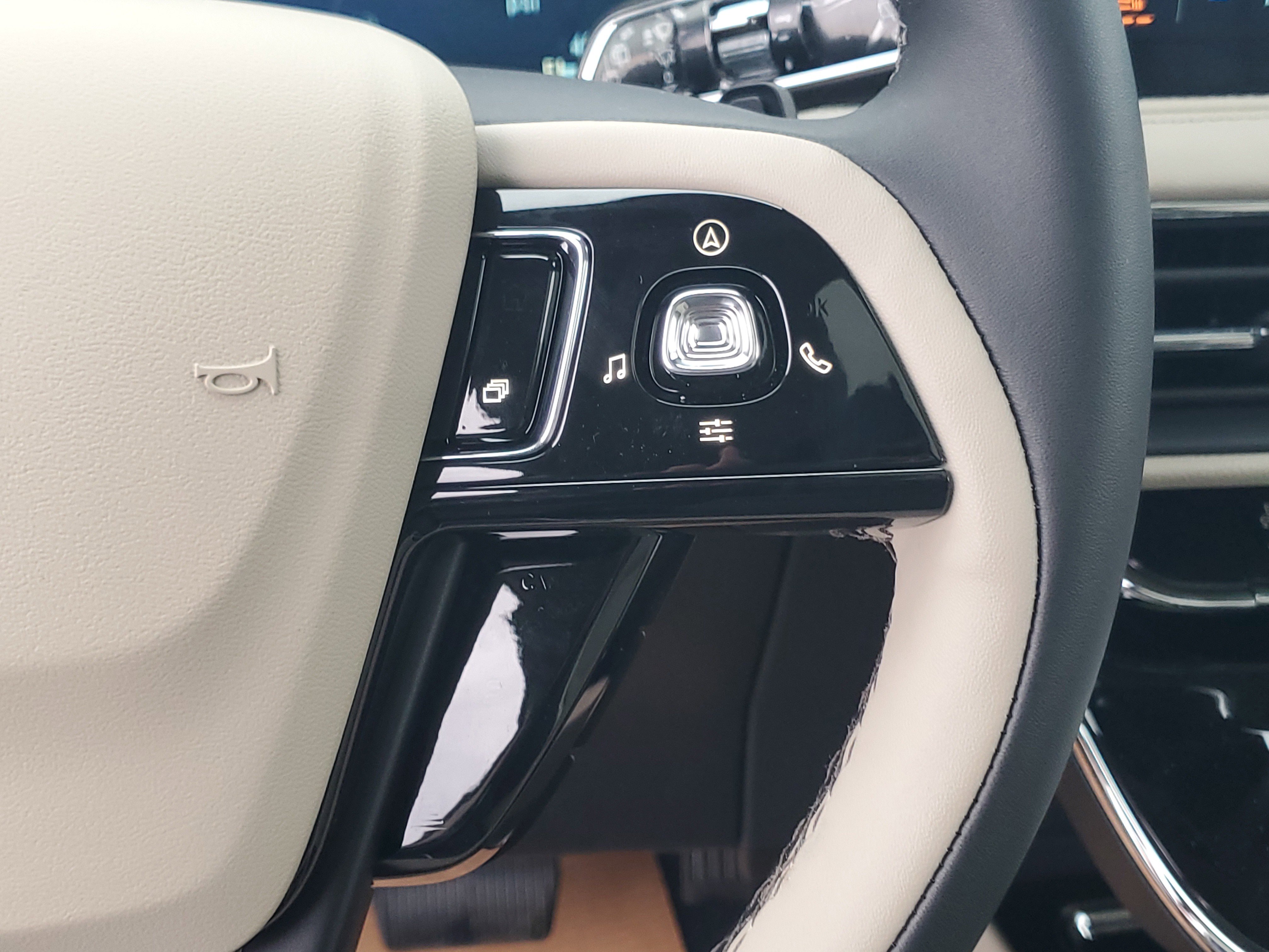 New 2026 Lincoln Corsair Premiere image 18