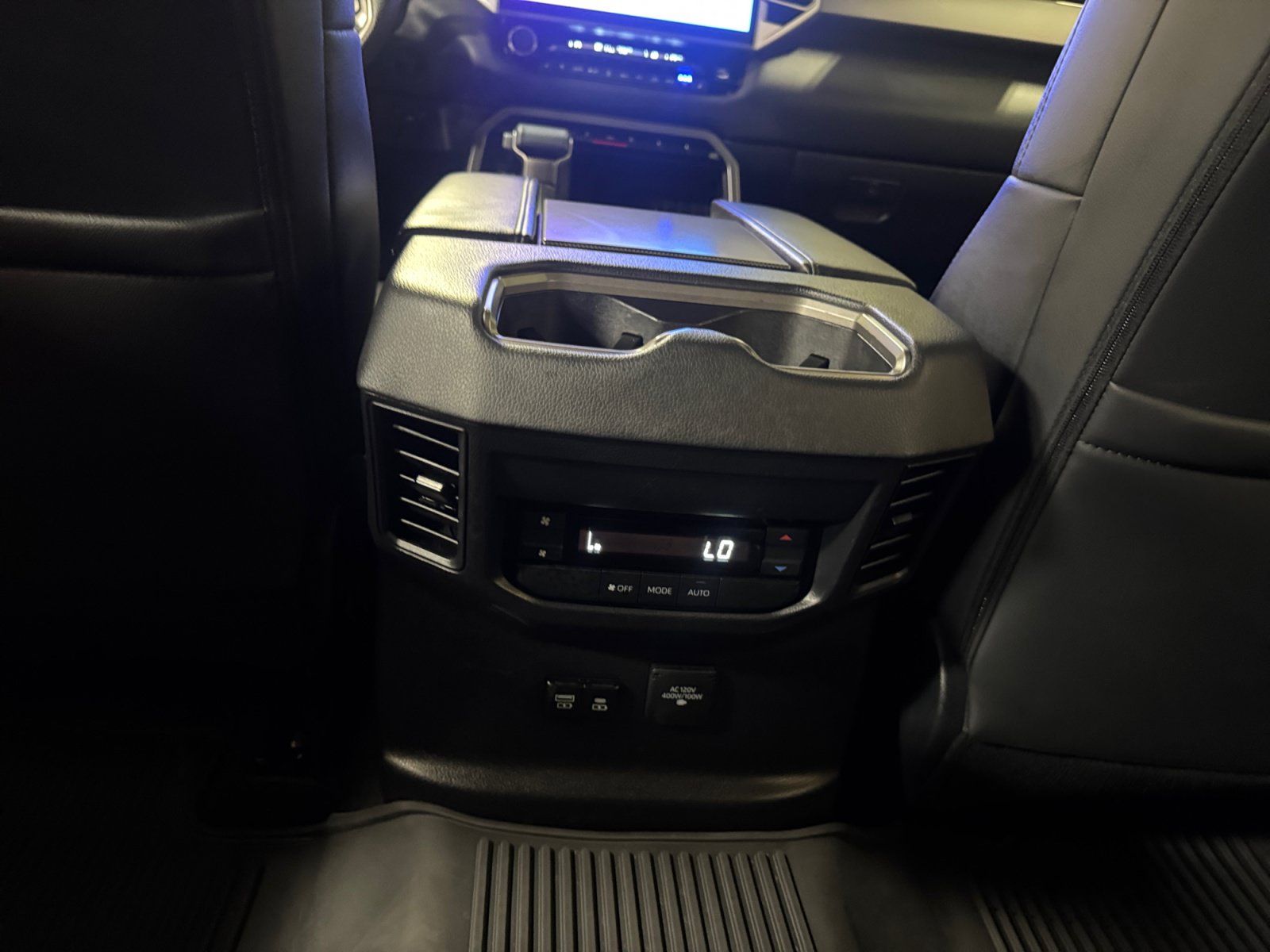 Certified 2025 Toyota Sequoia Limited w/ Tow Technology Package AWD/4WD image 33