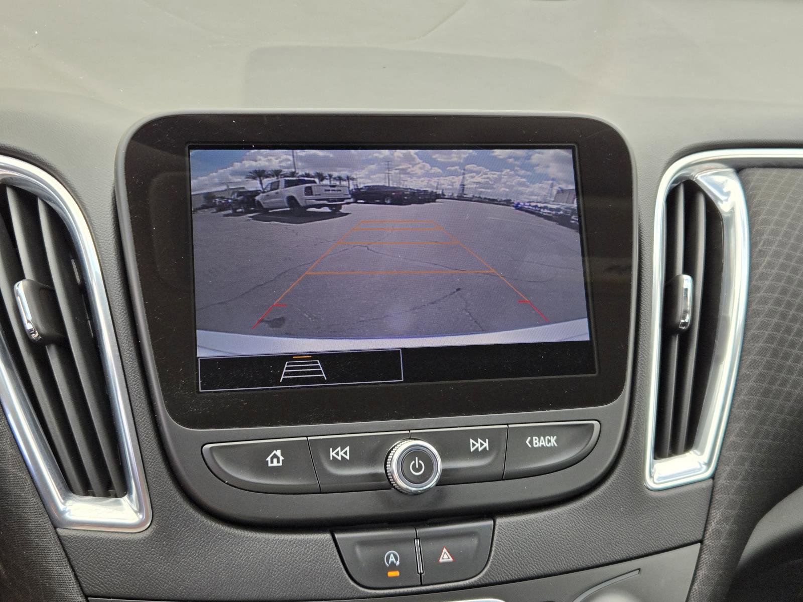 Used 2021 Chevrolet Malibu LT image 8