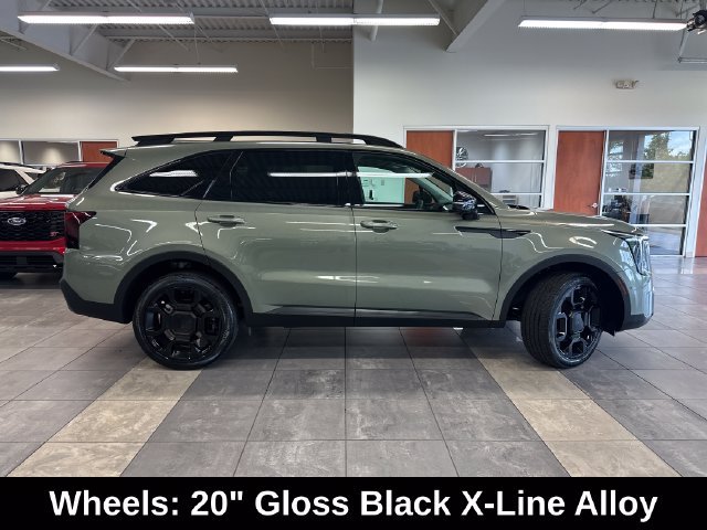 Used 2025 Kia Sorento SX AWD/4WD image 13