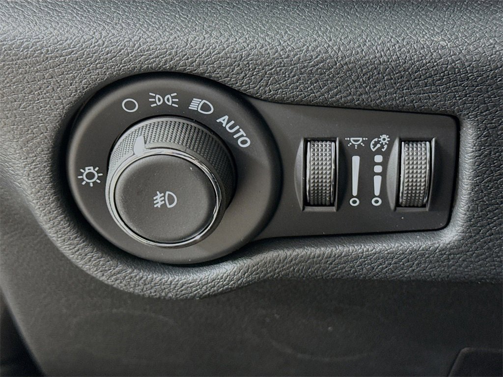 New 2026 Chrysler Pacifica Limited image 10