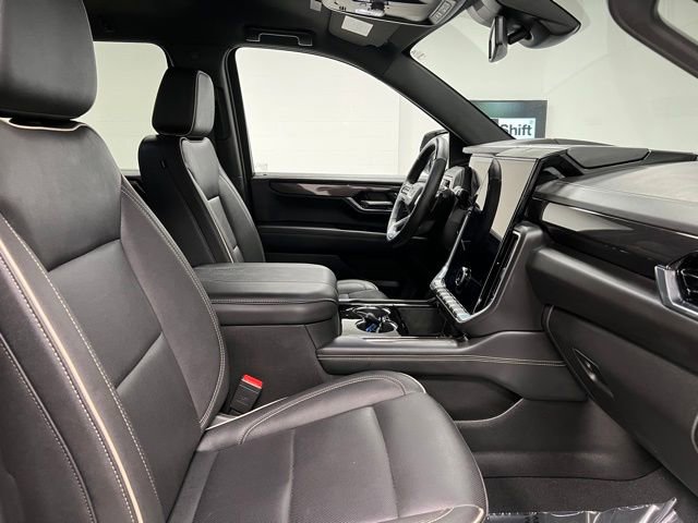 Used 2025 GMC Yukon XL Elevation AWD/4WD image 59