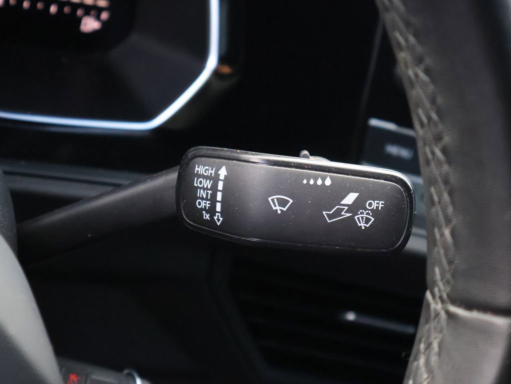 Used 2023 Volkswagen Jetta Sport image 30