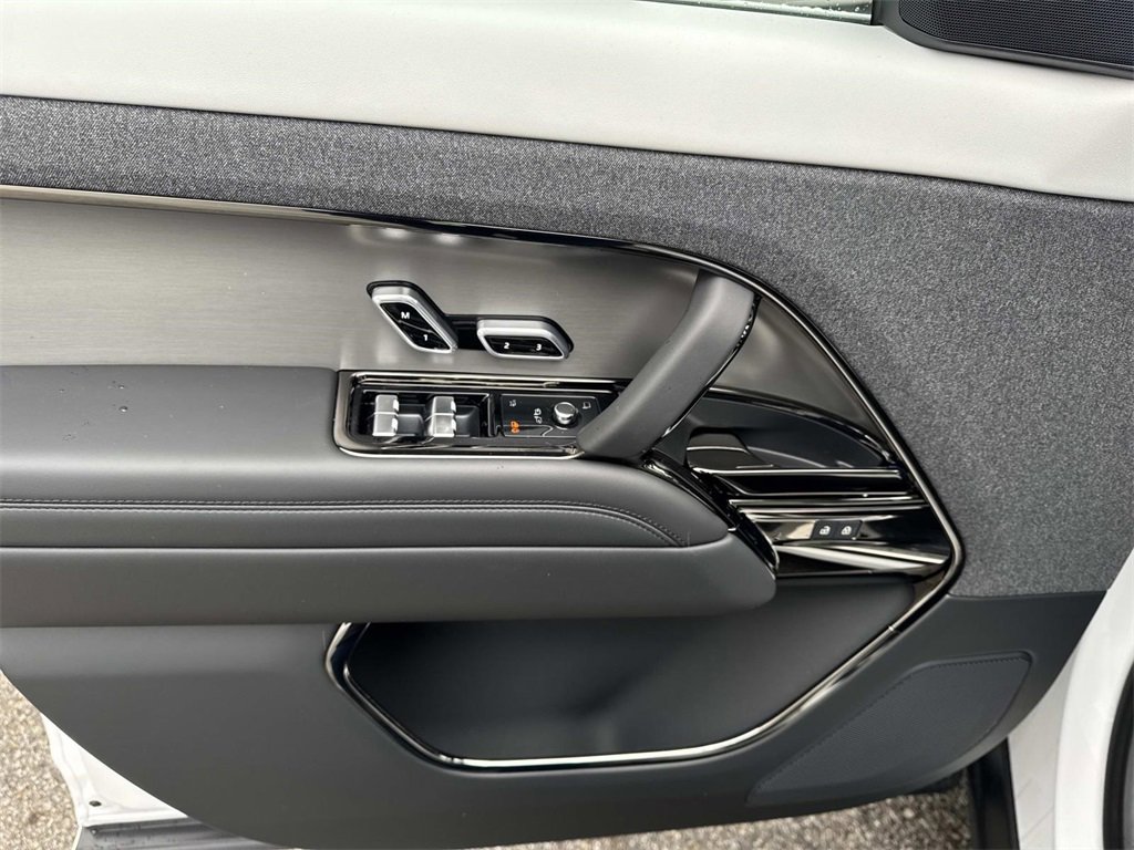 New 2026 Land Rover Range Rover Sport Dynamic SE image 18