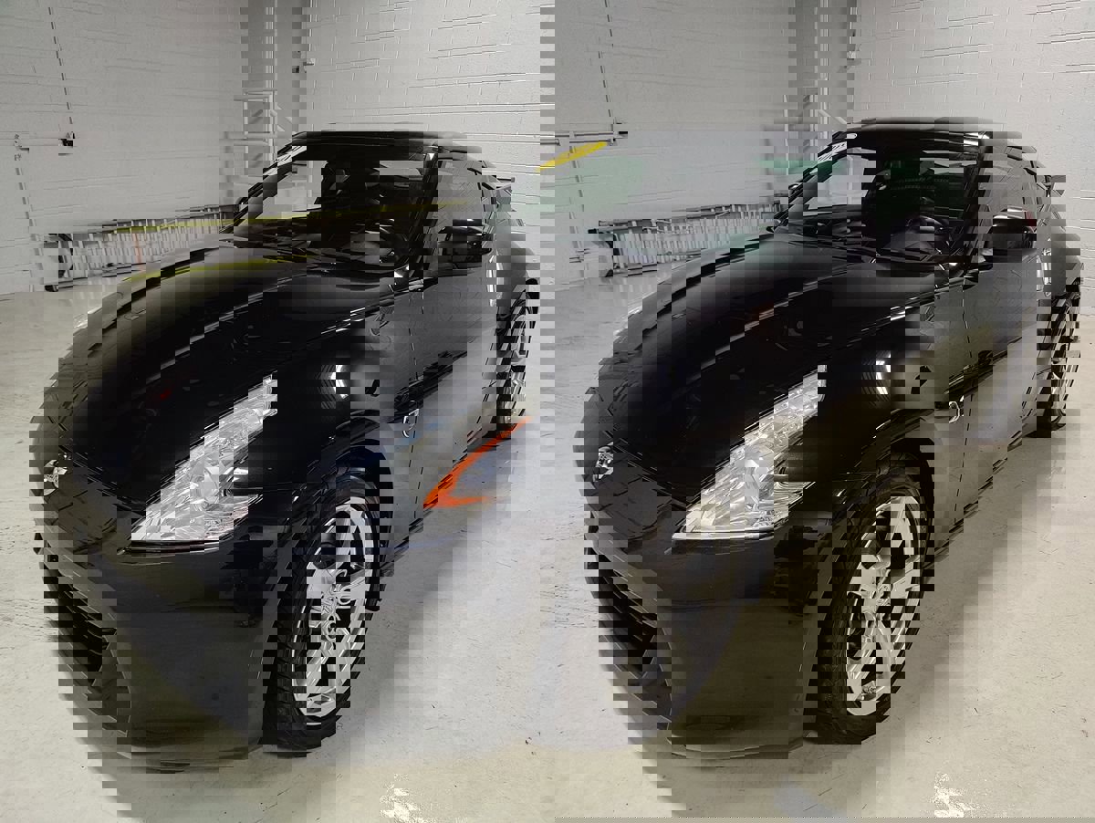 Used 2009 Nissan 370Z Touring image 15