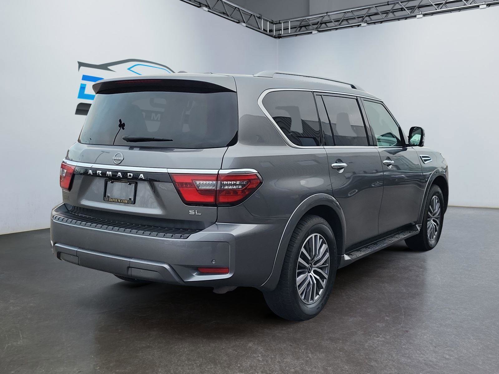 Used 2024 Nissan Armada SL w/ Captain's Chairs Package image 3