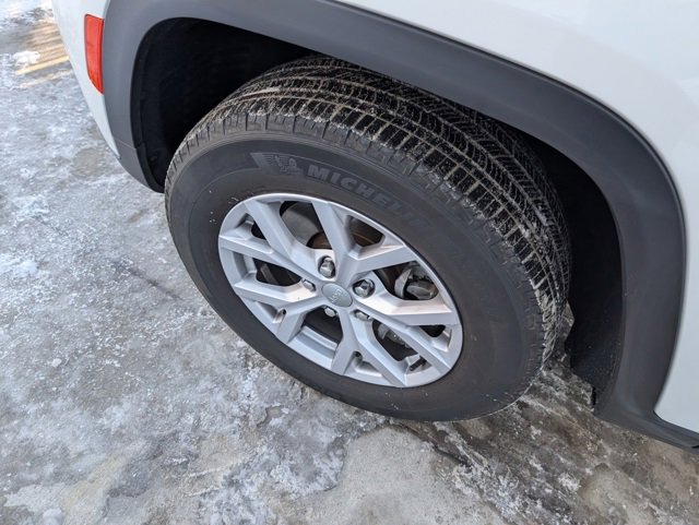 Used 2022 Jeep Grand Cherokee L Limited w/ Trailer Tow Group (B) image 9