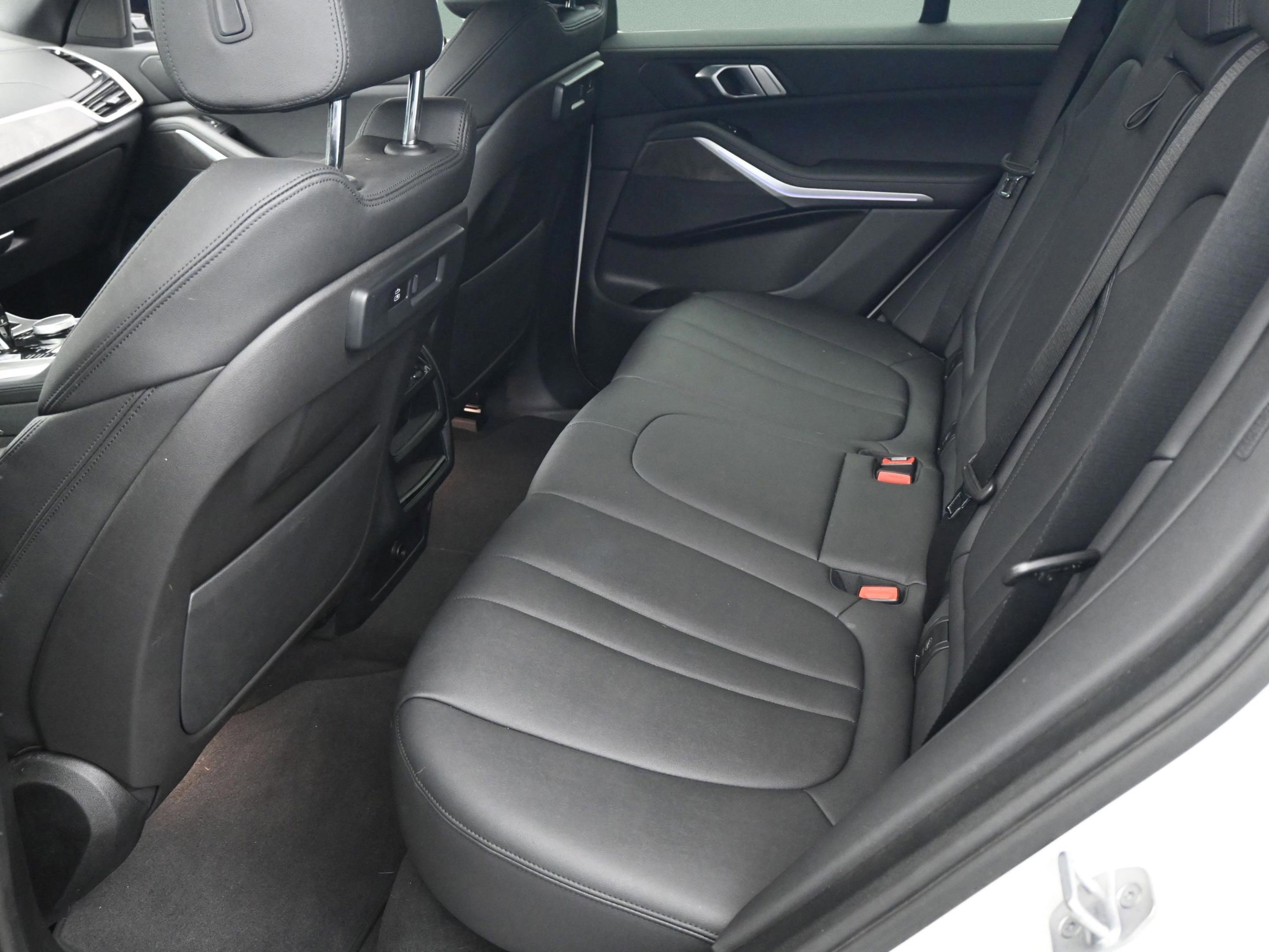 Used 2022 BMW X5 xDrive45e w/ Parking Assistance Package image 25