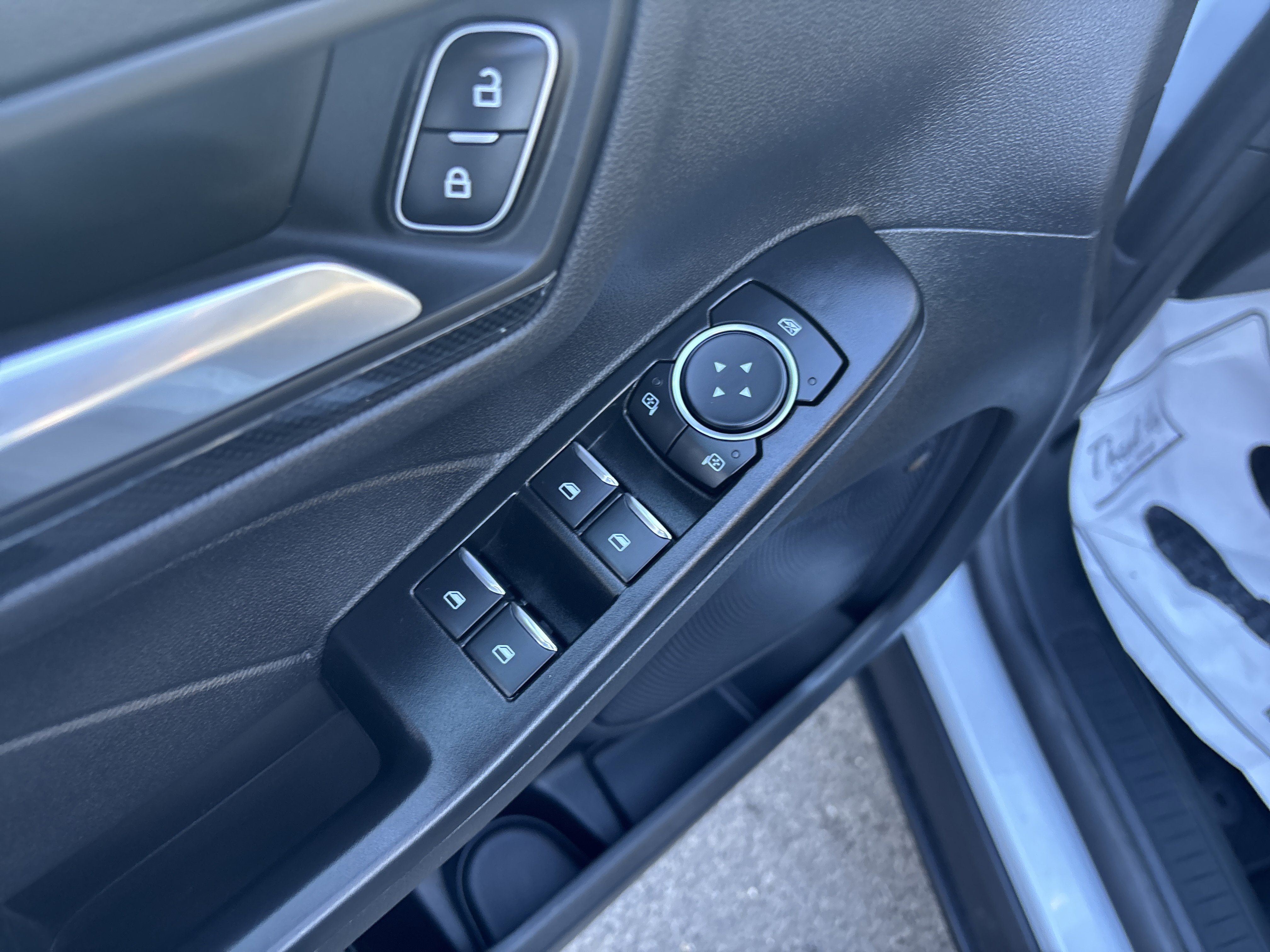 Used 2025 Ford Escape ST-Line Select image 17