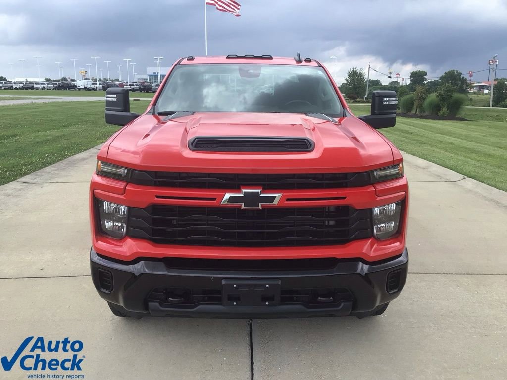 Used 2024 Chevrolet Silverado 2500 Custom w/ Custom Value Package image 2