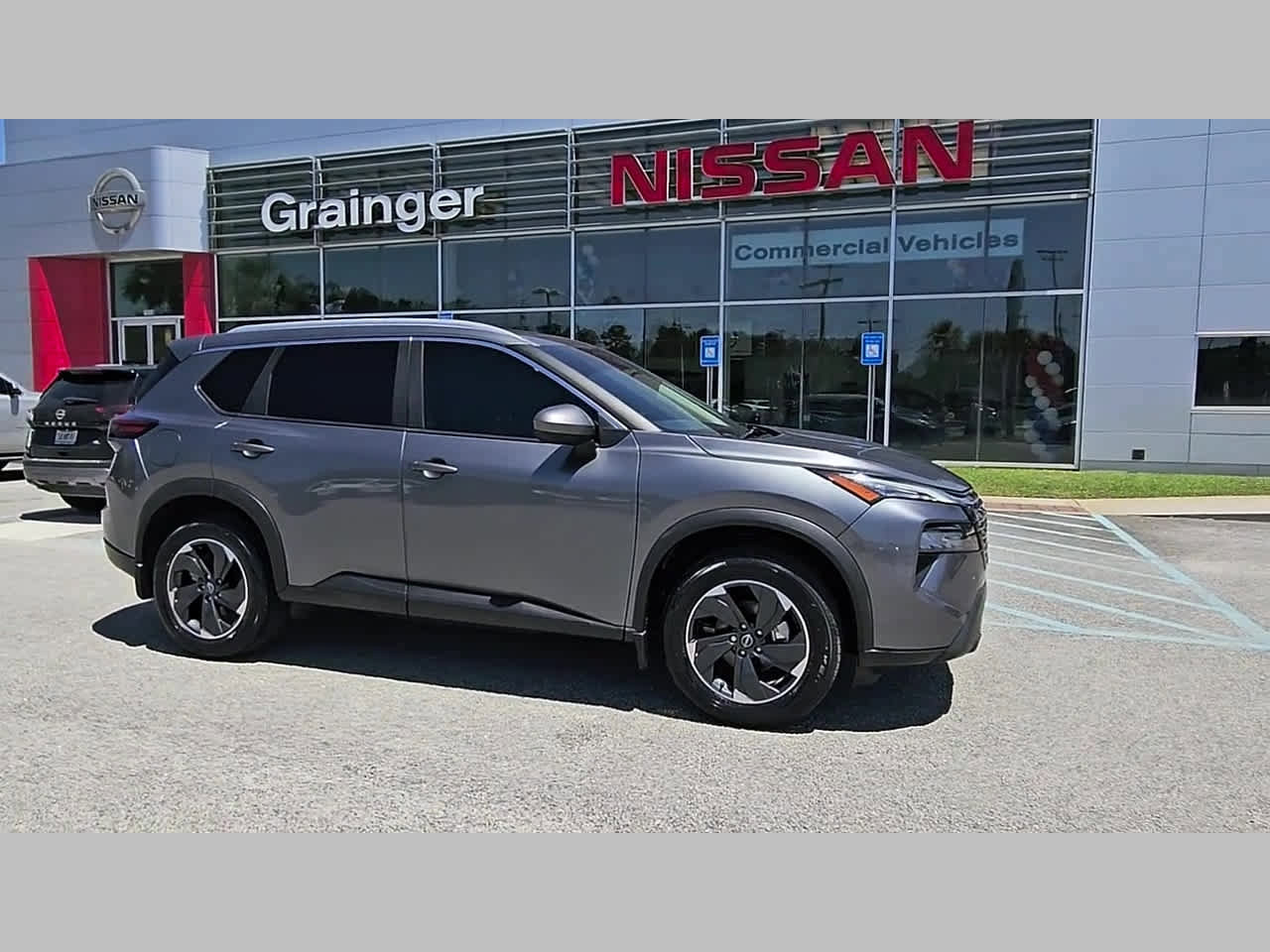 Used 2024 Nissan Rogue SV w/ SV Premium Package FWD image 37