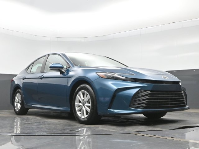 Used 2025 Toyota Camry LE FWD image 27