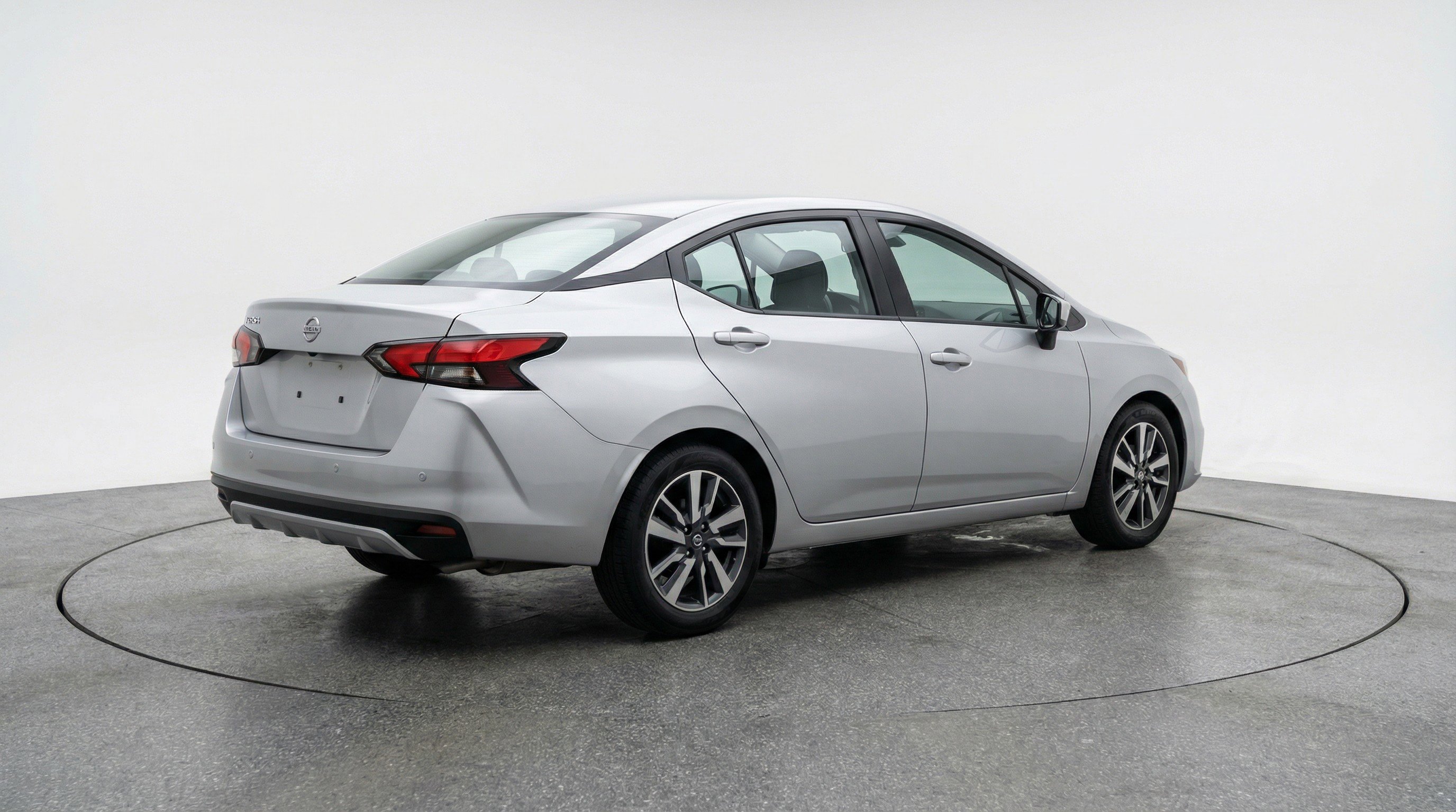 Used 2025 Nissan Versa SV FWD image 9