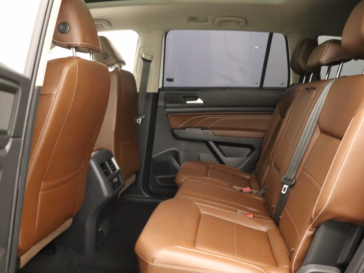 Used 2023 Volkswagen Atlas SEL AWD/4WD image 16