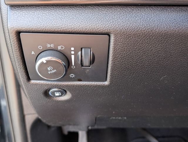 Used 2019 Jeep Grand Cherokee Altitude image 36