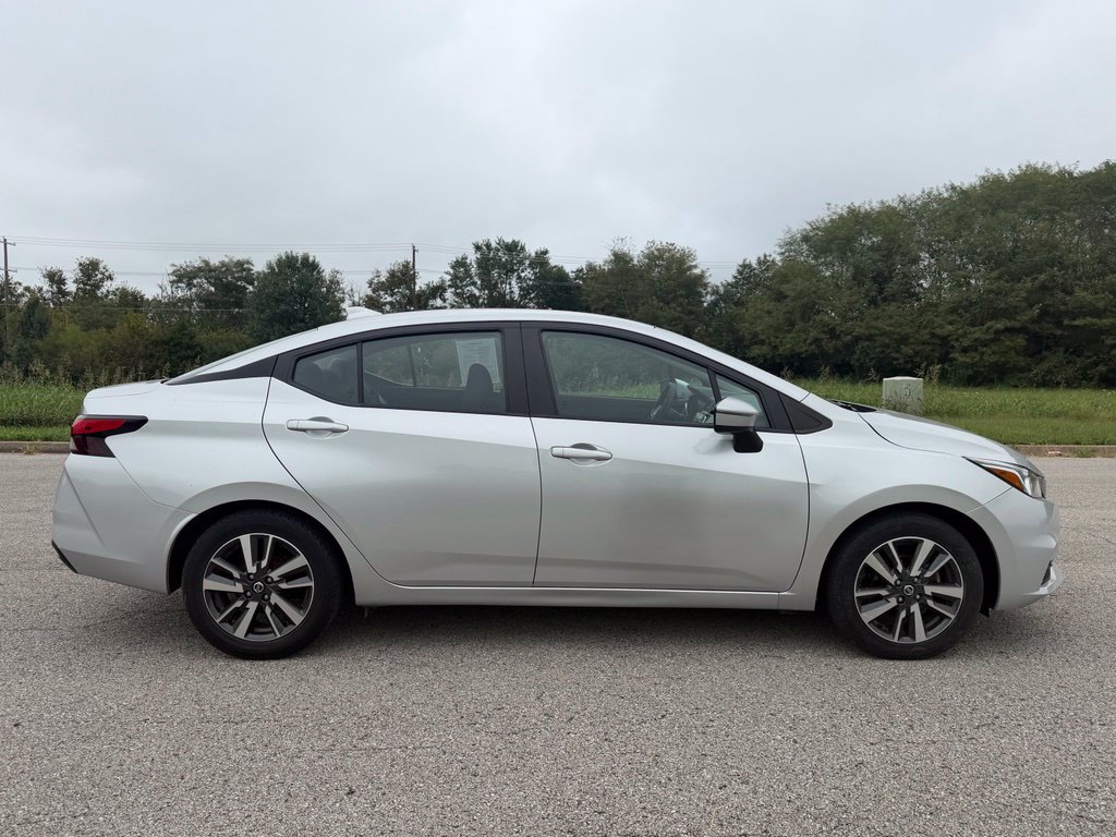 Used 2021 Nissan Versa SV FWD image 5