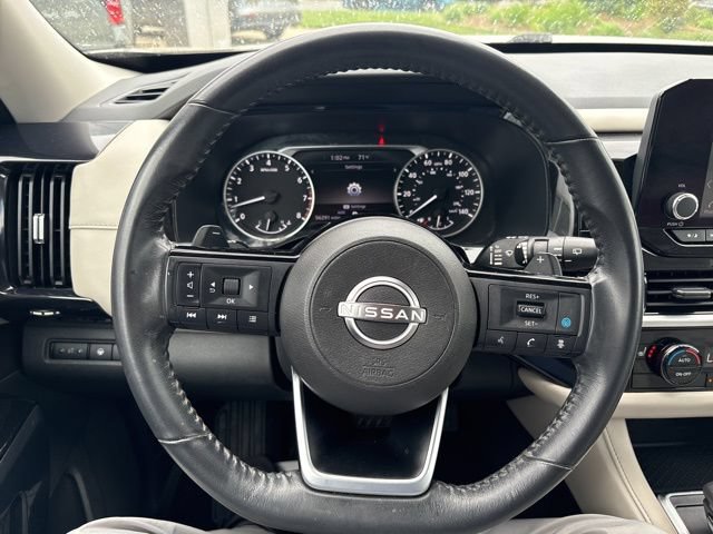 Used 2022 Nissan Pathfinder SV w/ SV Premium Package AWD/4WD image 14