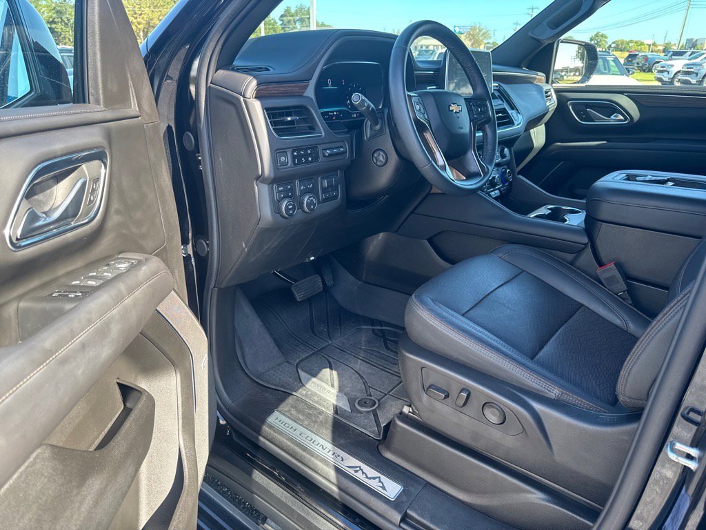 Used 2023 Chevrolet Suburban High Country image 4