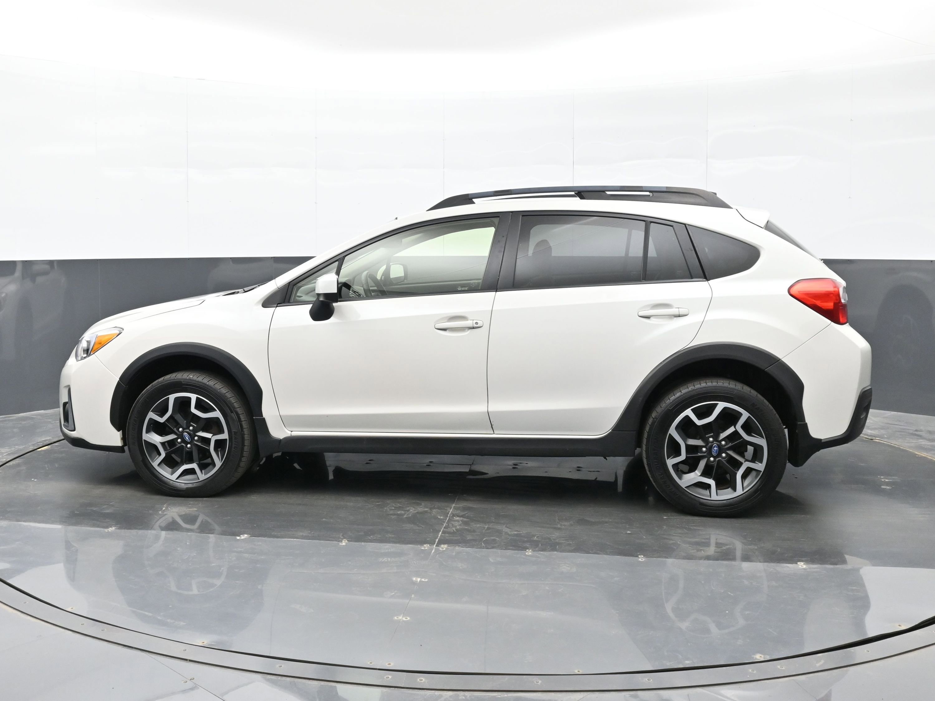 Used 2016 Subaru Crosstrek 2.0i Premium image 9
