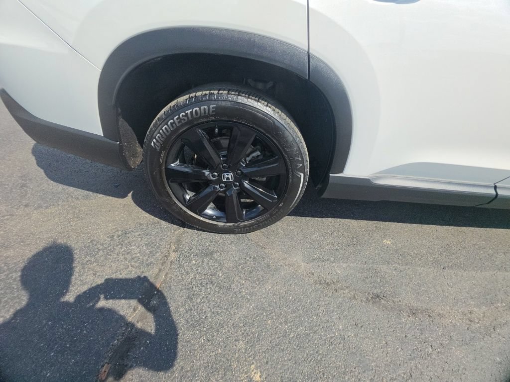Certified 2025 Honda Pilot Black Edition image 11