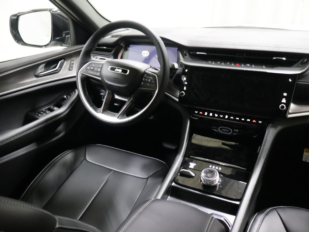 New 2027 Jeep Grand Cherokee Limited AWD/4WD image 18