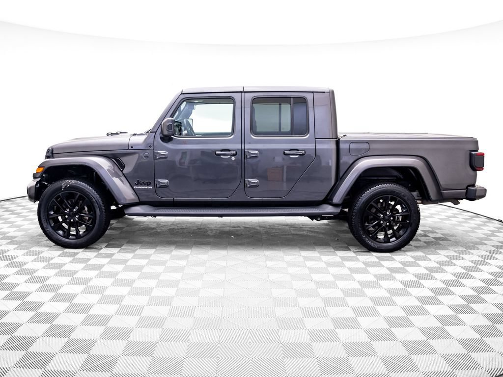 Used 2021 Jeep Gladiator Overland AWD/4WD image 2
