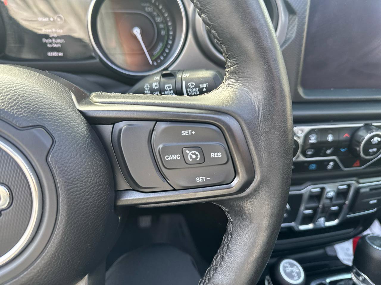 Used 2023 Jeep Wrangler Unlimited w/ Sun & Screen Package AWD/4WD image 29