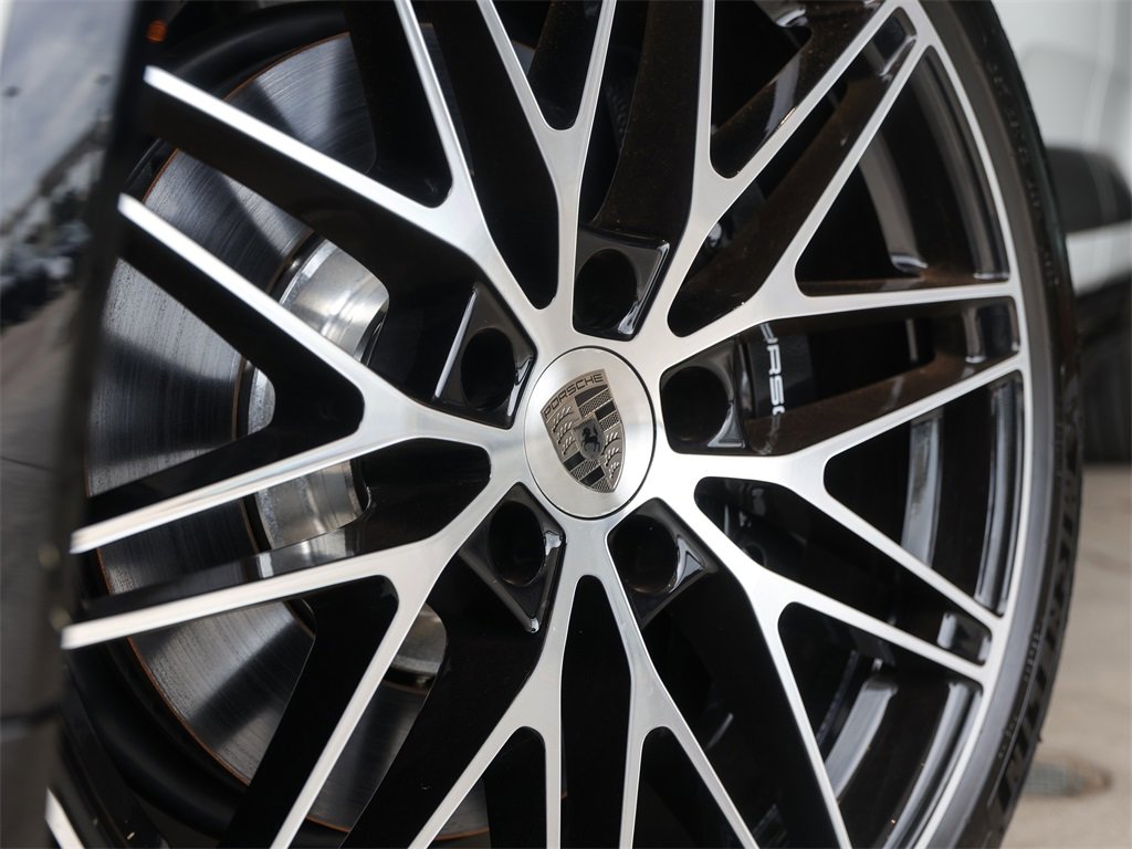 New 2025 Porsche Macan Turbo Electric image 12