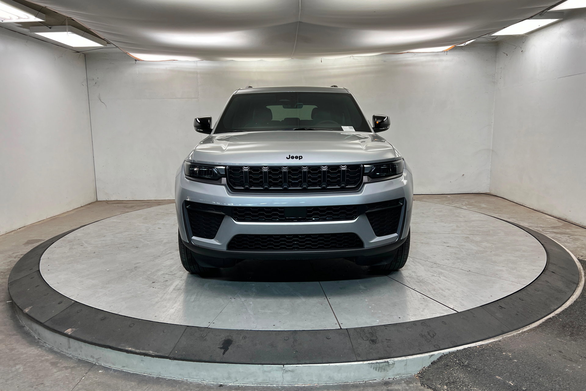 New 2026 Jeep Grand Cherokee Altitude AWD/4WD image 8