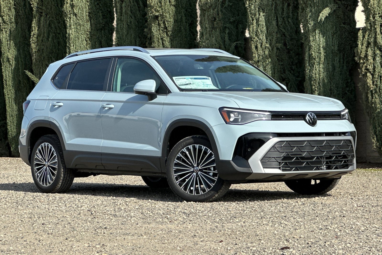 New 2026 Volkswagen Taos SE image 2