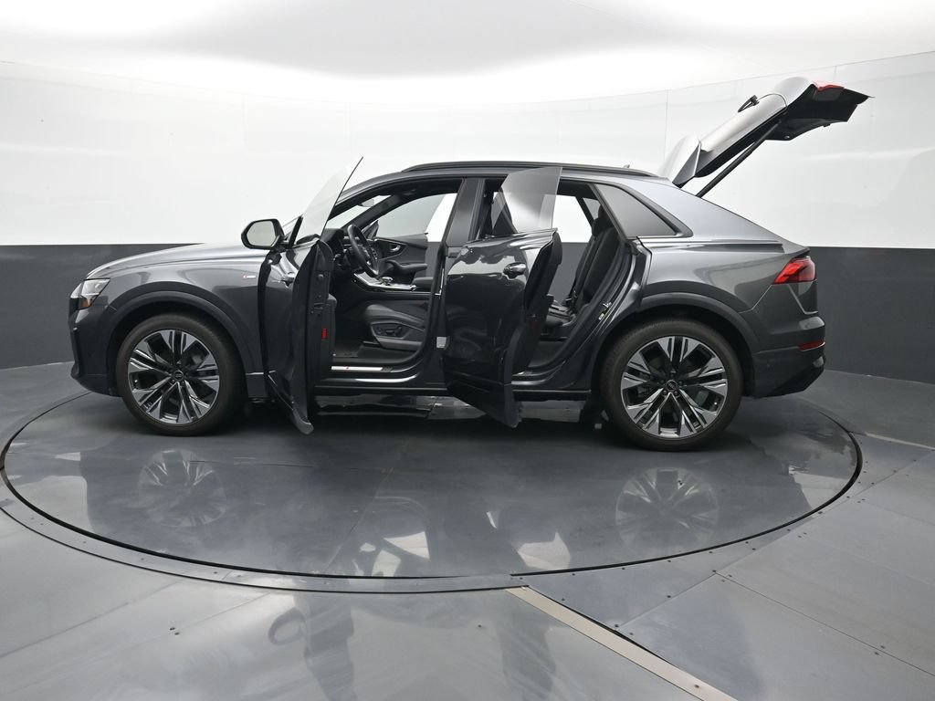 Used 2025 Audi Q8 Premium Plus AWD/4WD image 29