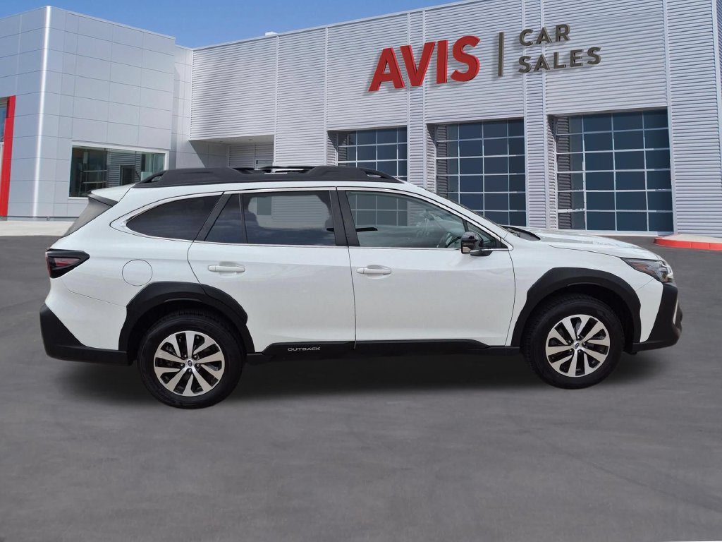 Used 2025 Subaru Outback Premium AWD/4WD image 5