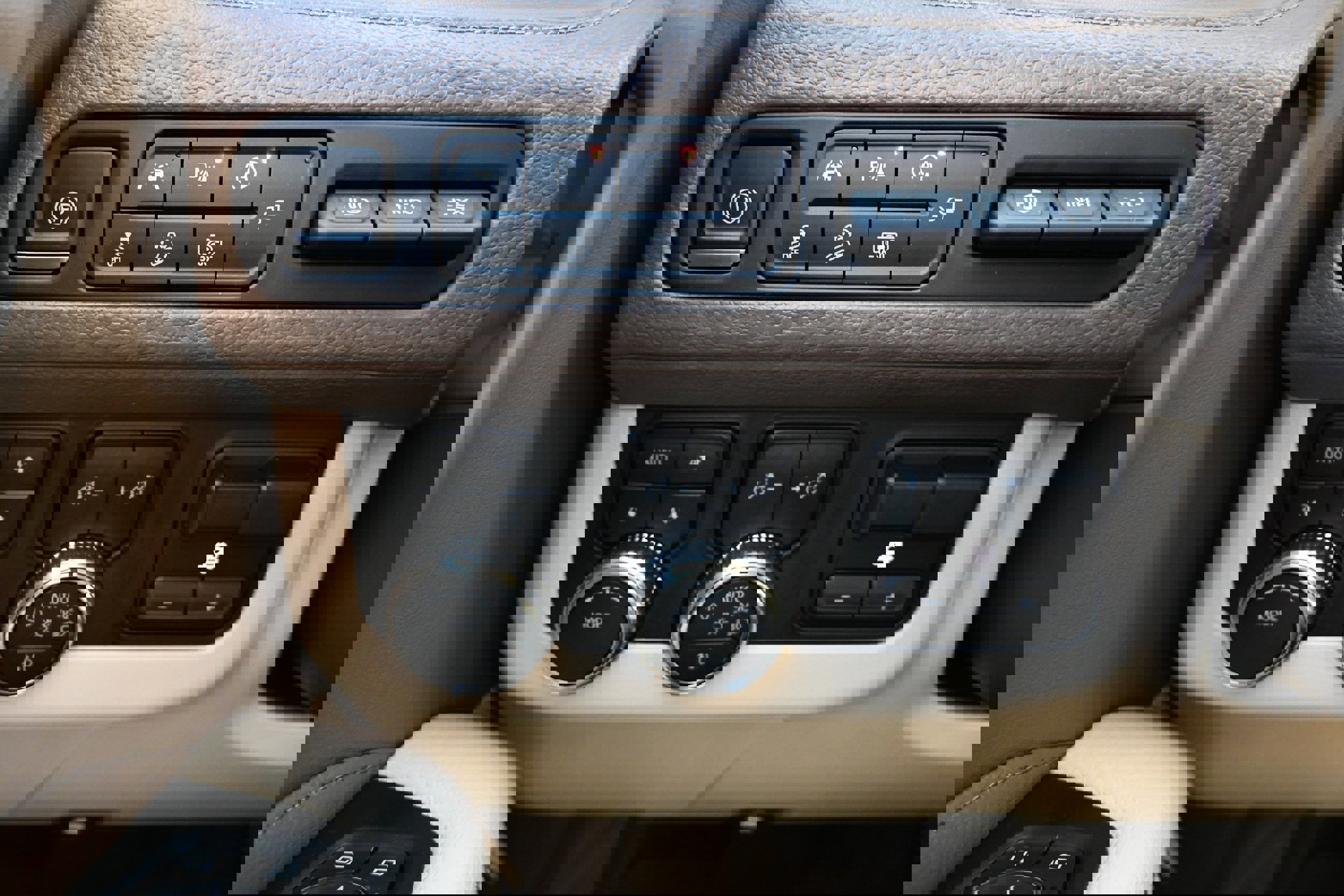 Used 2022 GMC Yukon XL Denali w/ Max Trailering Package image 16