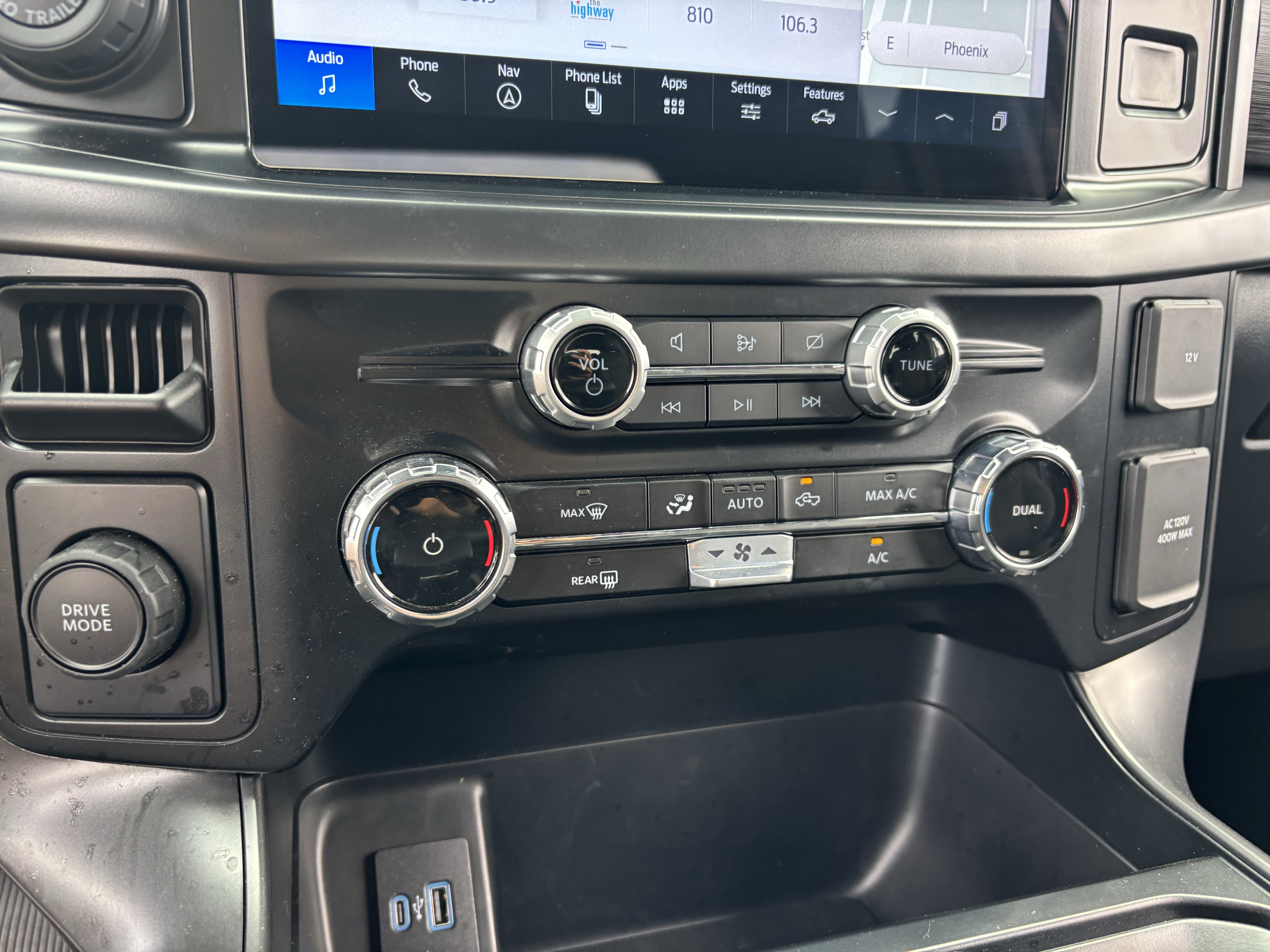Used 2024 Ford F150 XLT w/ XLT Black Appearance Package RWD image 23