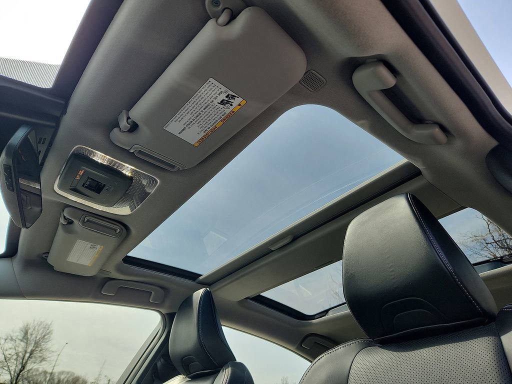 Used 2025 Toyota Prius image 14