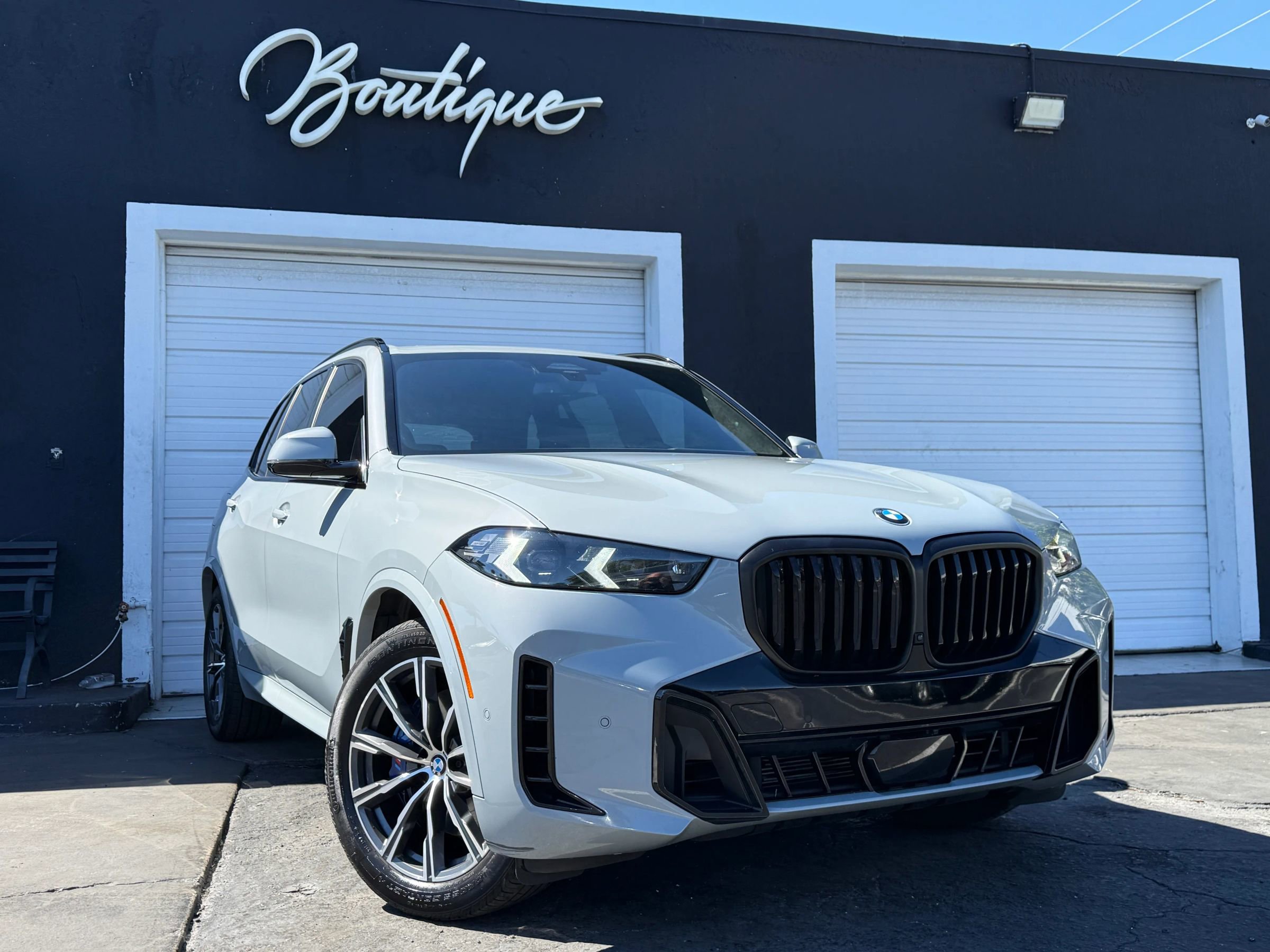 Used 2024 BMW X5 xDrive40i w/ M Sport Package video 1