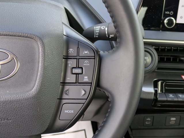 Used 2025 Toyota Prius LE image 14