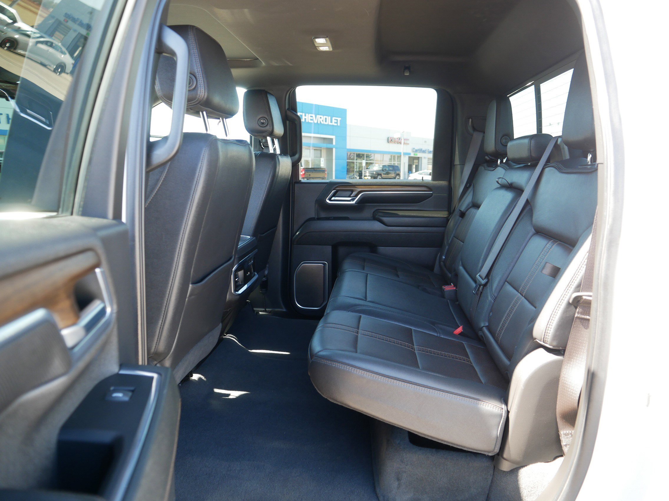 Used 2024 Chevrolet Silverado 2500 High Country w/ Technology Package AWD/4WD image 35