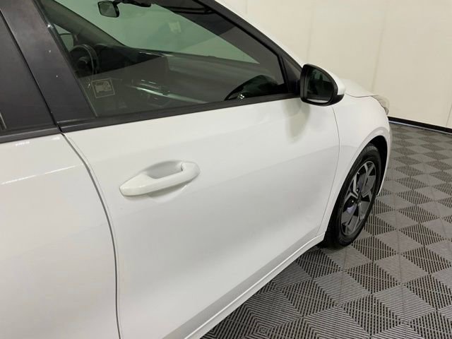 Used 2019 Kia Forte LXS FWD image 9